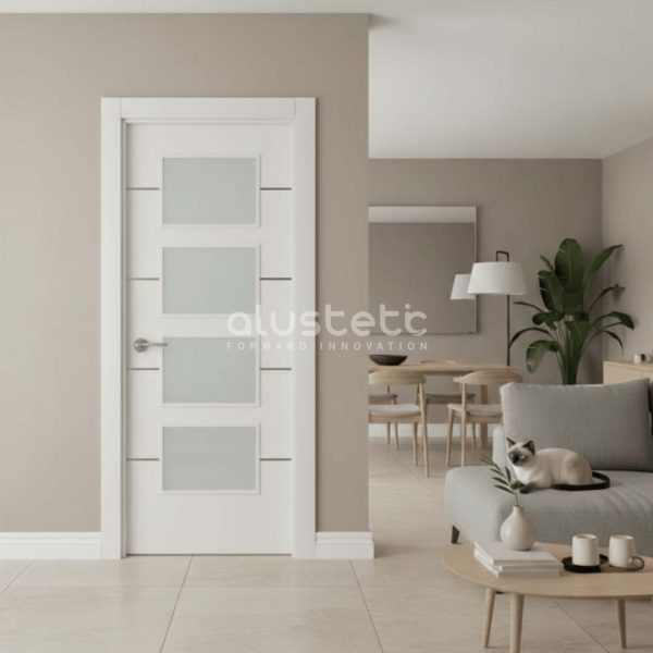 Puerta interior de aluminio modelo Barcelona en color blanco mate con cuatro vidrios e incrustaciones decorativas, moderna y resistente para interiores actuales.
