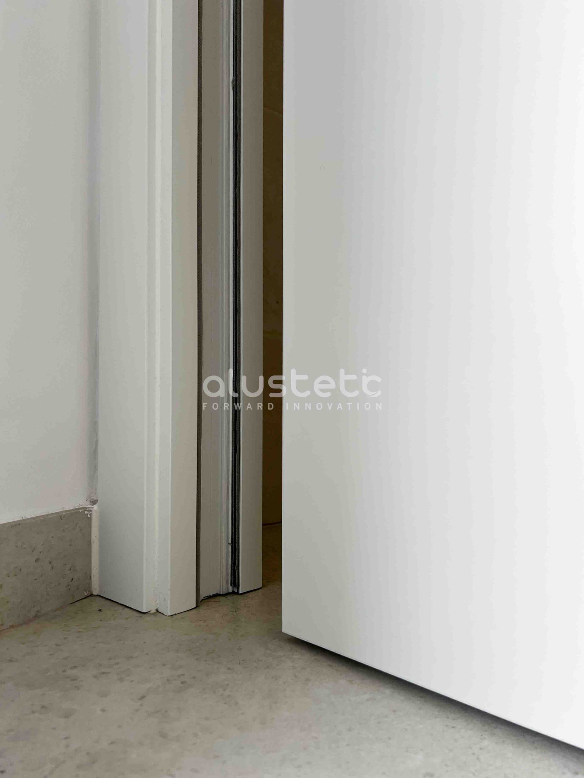 Puerta de interior corredera de aluminio