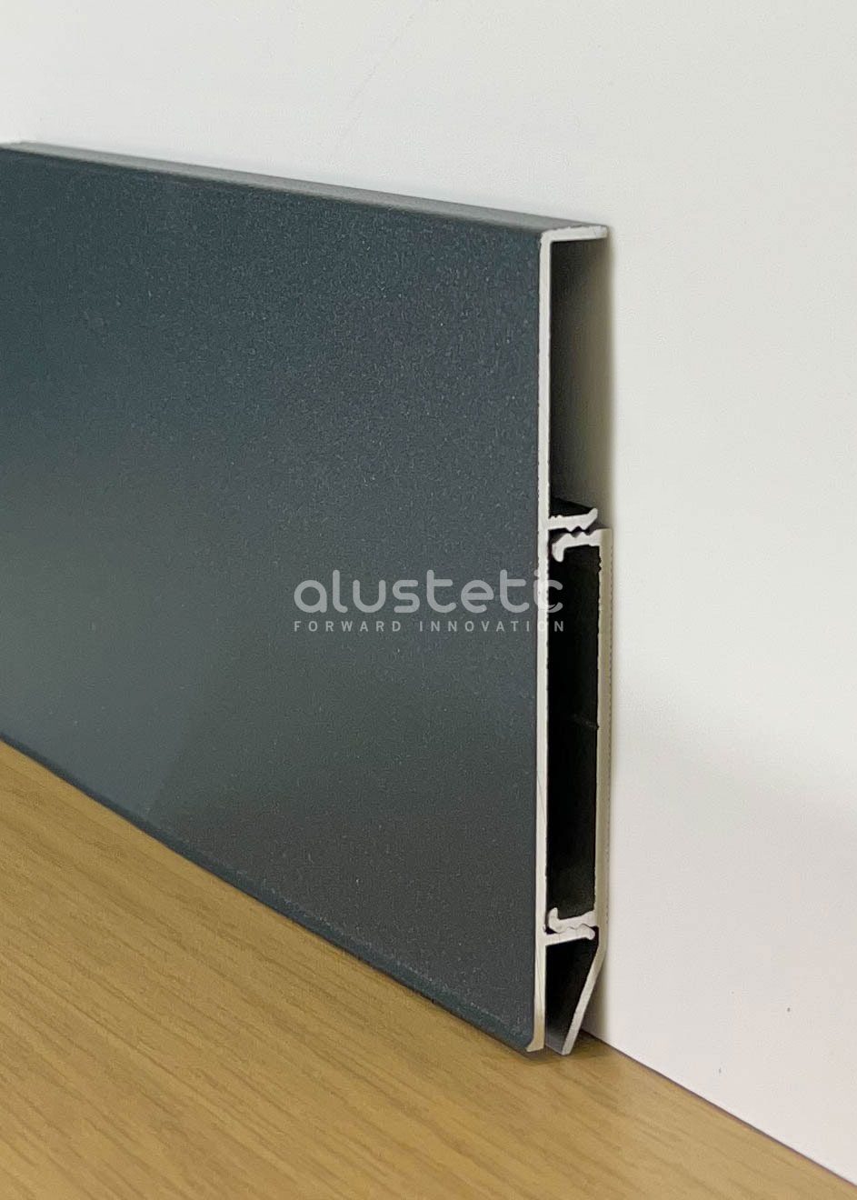 Rodapié estándar de aluminio