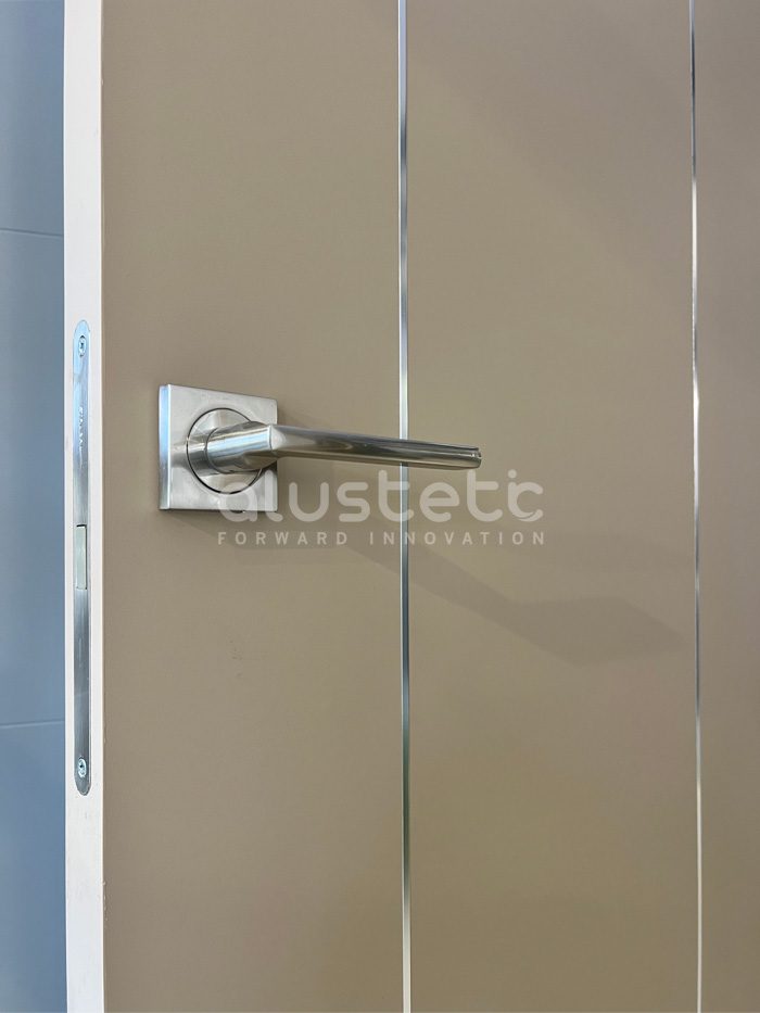 Detalle de las incrustaciones de aluminio utilizadas en los modelos decorados